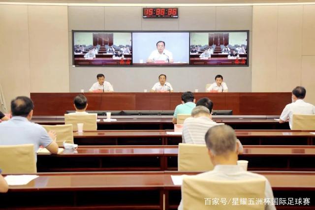 哈特篮下被阿伦拉翻在地 骑士挑战唐斯提前拉手阿伦犯规成功