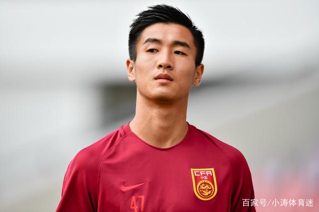 1场内讧引爆！皇马中场陷离队风波，巴黎曼城疯抢悬念拉满
